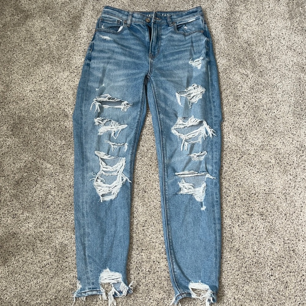 american eagle ripped mom jeans